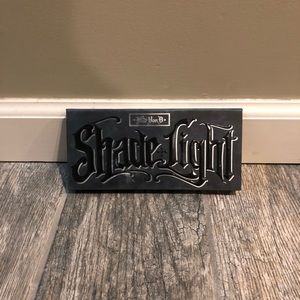 Kat Von D shade and light contour palette